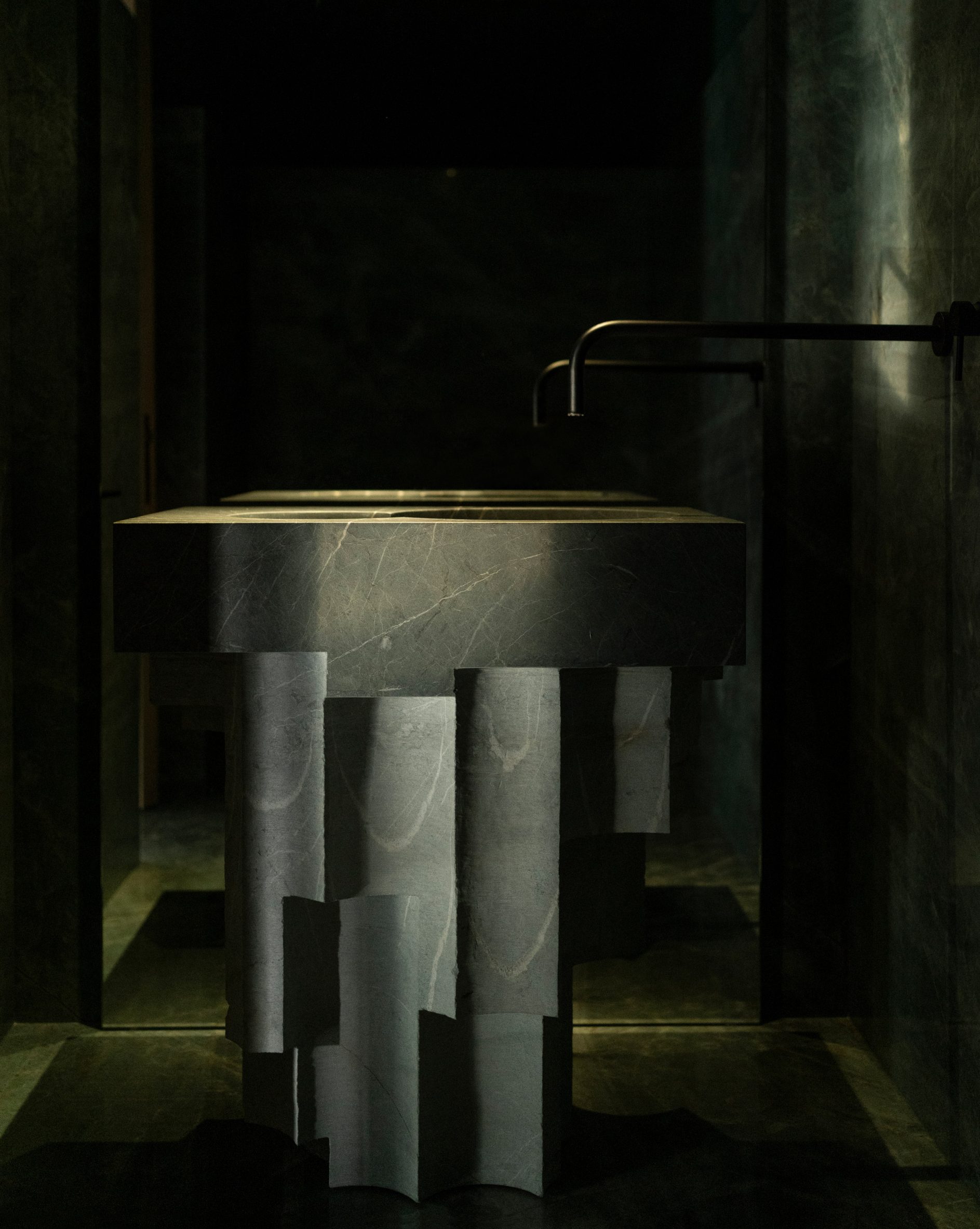 Tikal marble washbasin