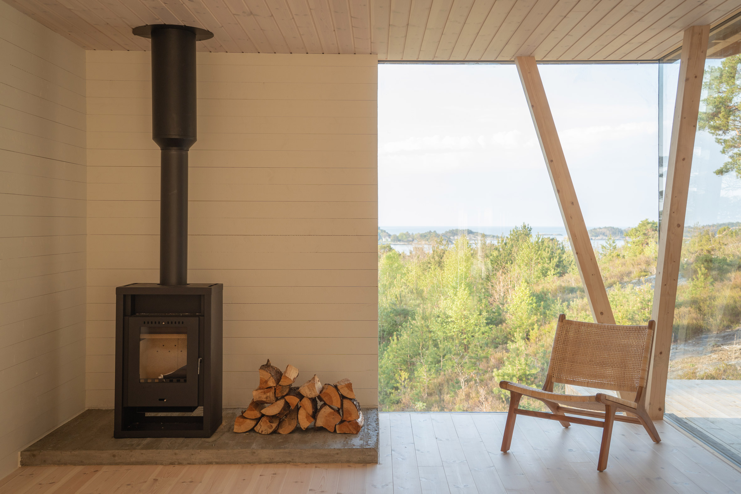 I/O Cabin in Norway by Erling Berg