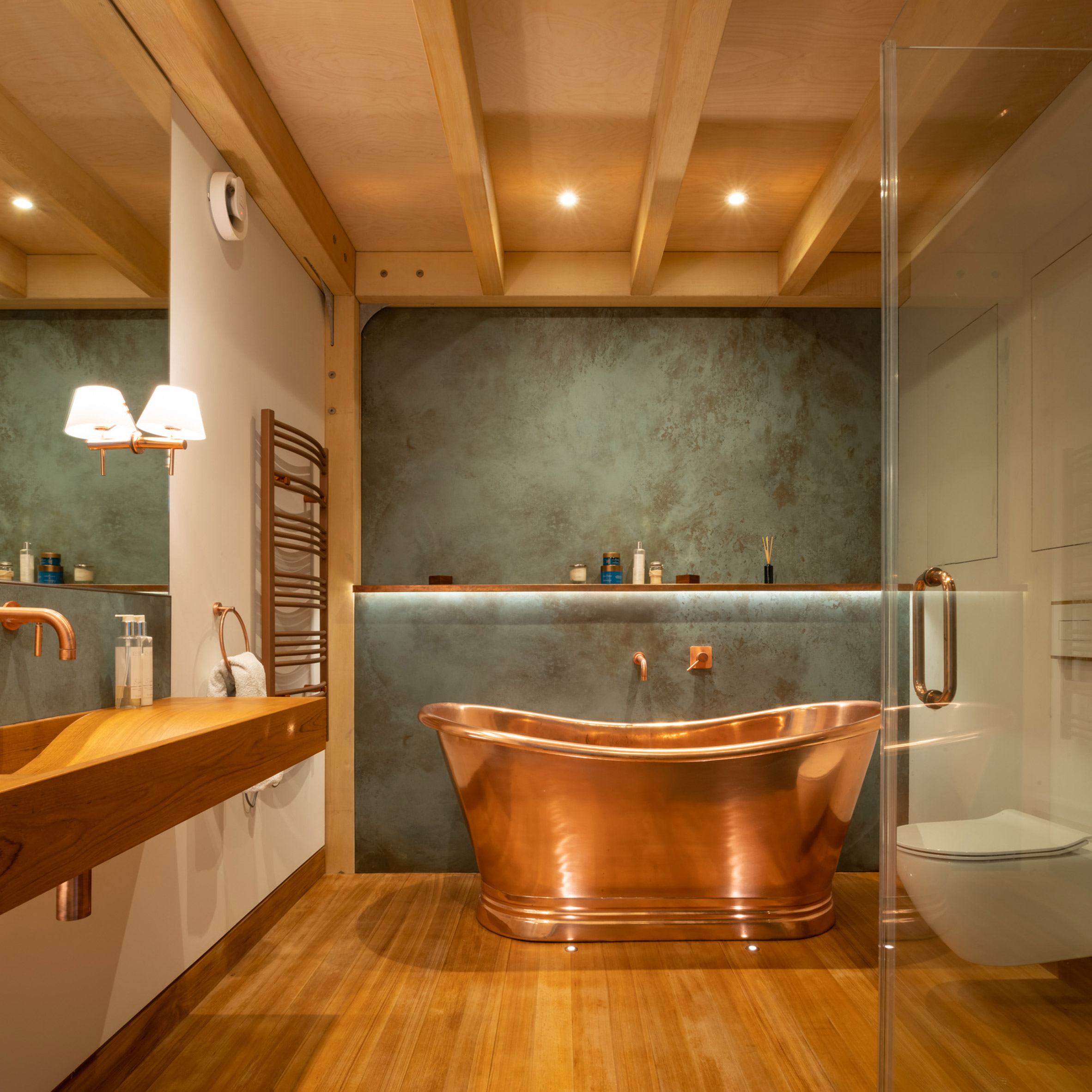 Copper bathtub