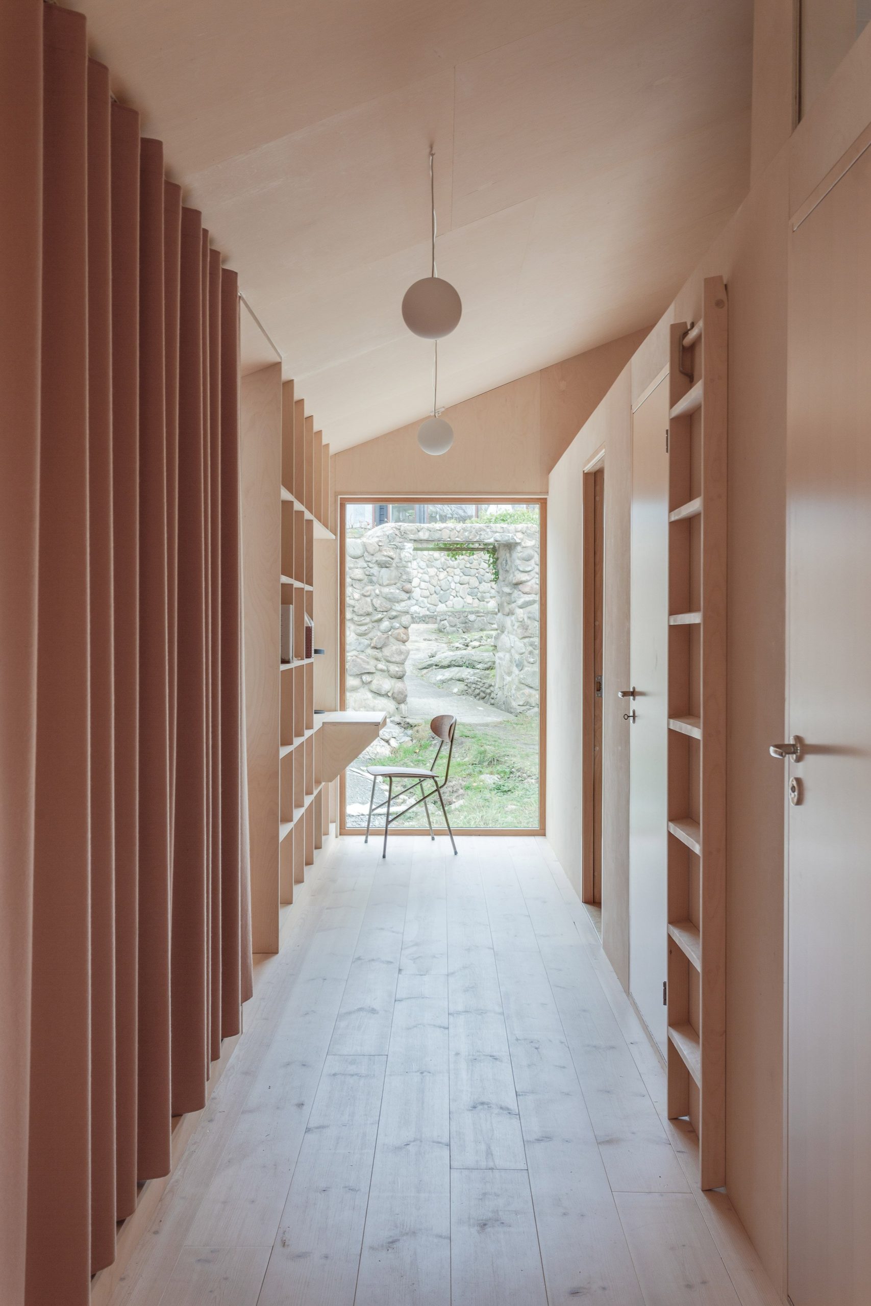 Villa Vassdal by Studio Holmber